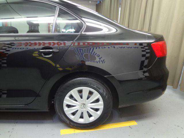 2011 Volkswagen Jetta 4dr Sedan 6A